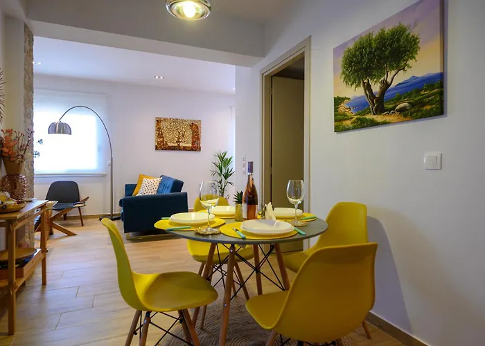 Chic In Nature * Kalamata